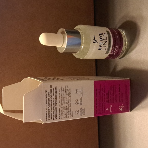 It cosmetics Bye Bye Lines serum. 1.5 Hyaluronic Acid, peptide + vitamin B5. - Picture 4 of 4